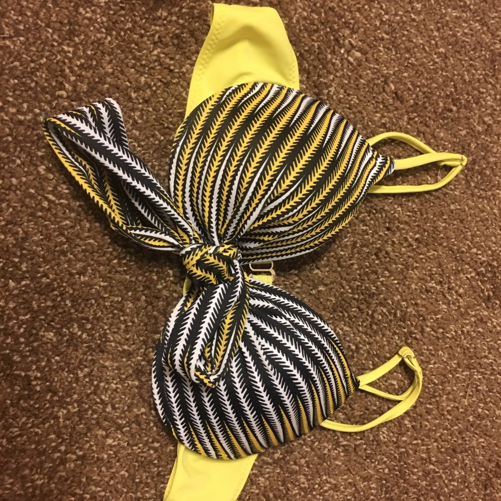 Bathing suit - Picture 3 of 3